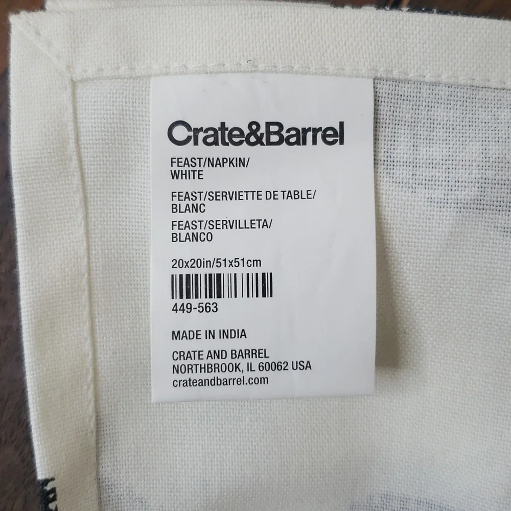 Crate&Barrel NWOT Cloth Dinner Napkins Set of 4 - Picture 4 of 5